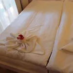 Tourist Complex Rose Village アパートホテル 3*
