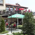Tourist Complex Rose Village アパートホテル サニービーチ