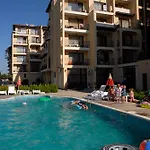 アパートホテル Tourist Complex Rose Village 3*