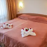 アパートホテル Tourist Complex Rose Village