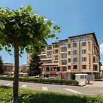 Tourist Complex Rose Village アパートホテル サニービーチ