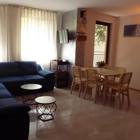 מלון דירות Tourist Complex Rose Village סאני ביץ'