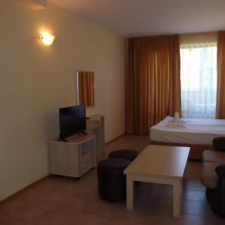 מלון דירות Tourist Complex Rose Village 2*