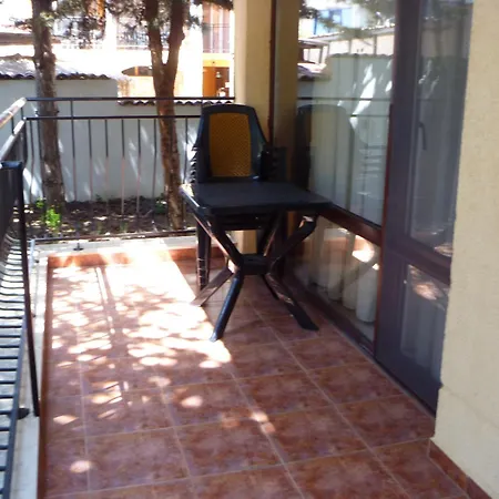 アパートホテル Tourist Complex Rose Village サニービーチ