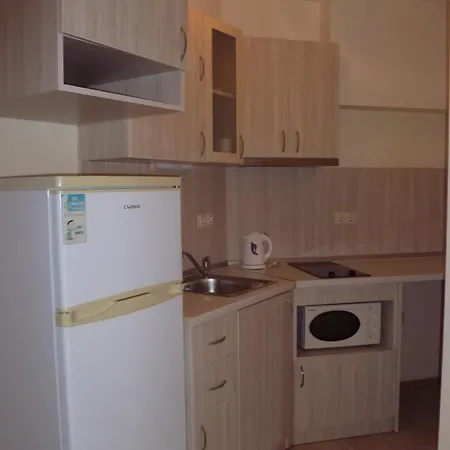 מלון דירות Tourist Complex Rose Village 2*