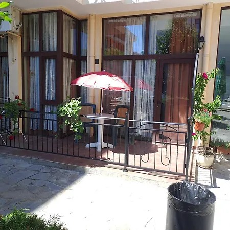 Tourist Complex Rose Village ساني بيتش